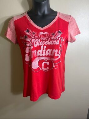 Cleveland Indians 5th & Ocean Graphic V-Neck Tee | Medium Est.